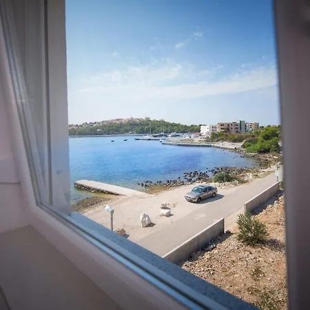 Kika * Rogoznica (Sibenik-Knin)