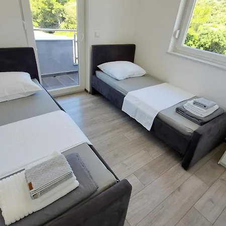 Kika * Rogoznica (Sibenik-Knin)