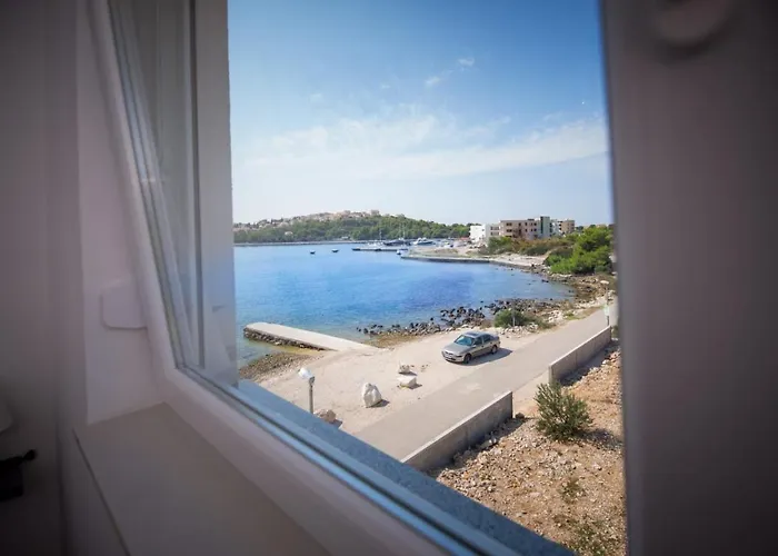 Kika * Rogoznica (Sibenik-Knin)