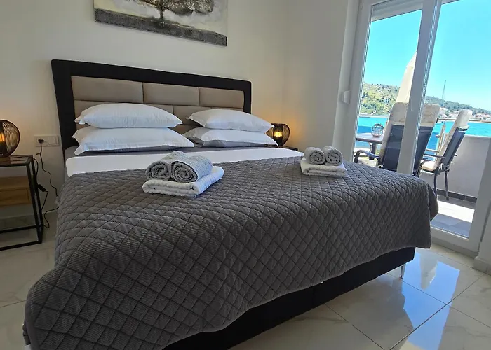 Kika Rogoznica (Sibenik-Knin)